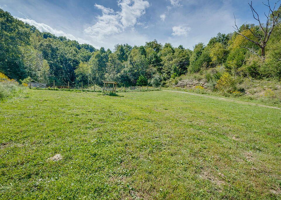 1st image of 310 Hess Hollow Rd