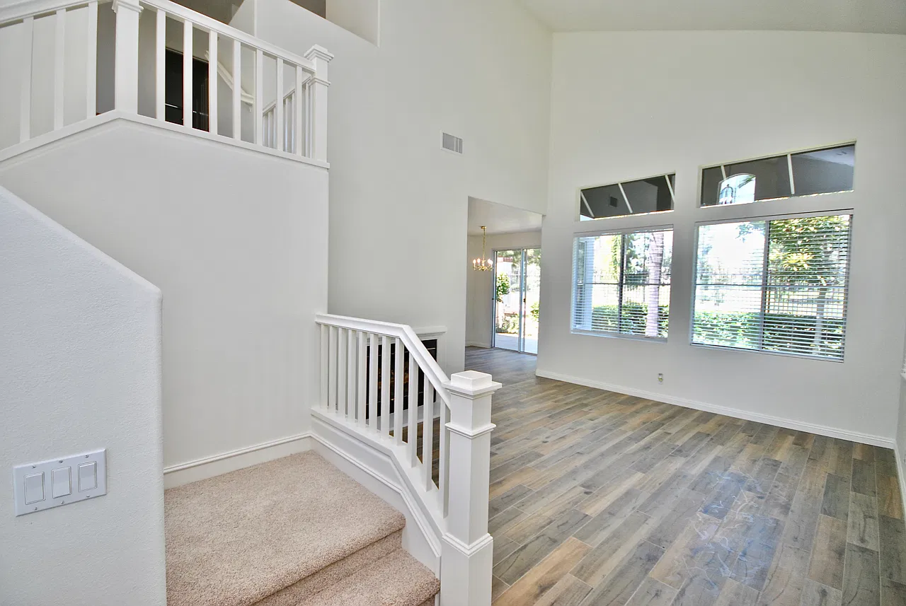 3 bed, 2.5 bath, 1476 sqft, $4,300 — Photo 2