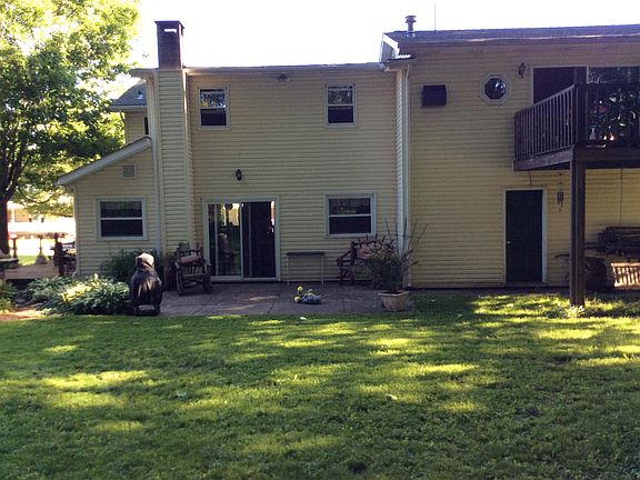 3rd image of 21 Wellington St