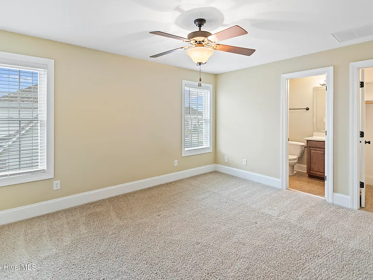 1624 Brook Hollow Dr #B — Photo 23
