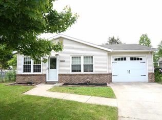 2030 Roscoe St, Huntington, IN 46750