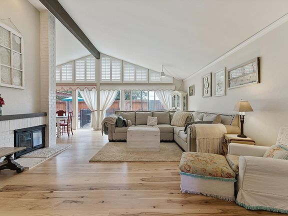 4th image of 2028 Avignon Pl