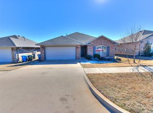 10516 Turtle Back Dr, Midwest City, OK 73130