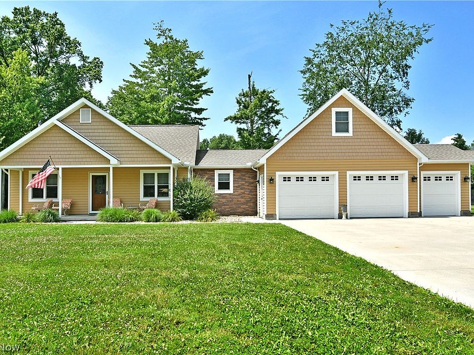 1st image of 413 Maplewood Dr