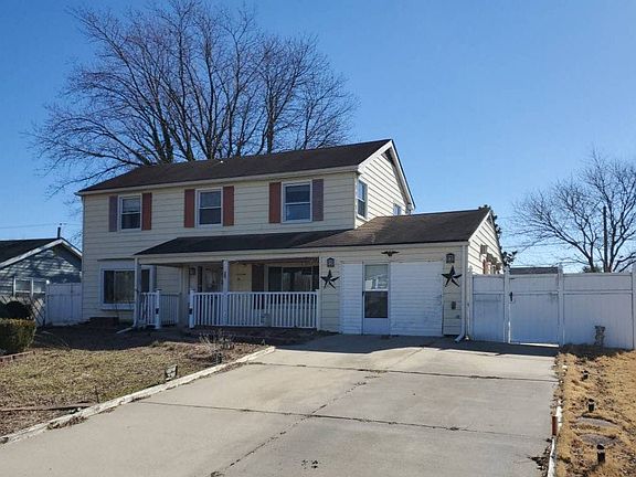 2nd image of 22 Beechfern Ln
