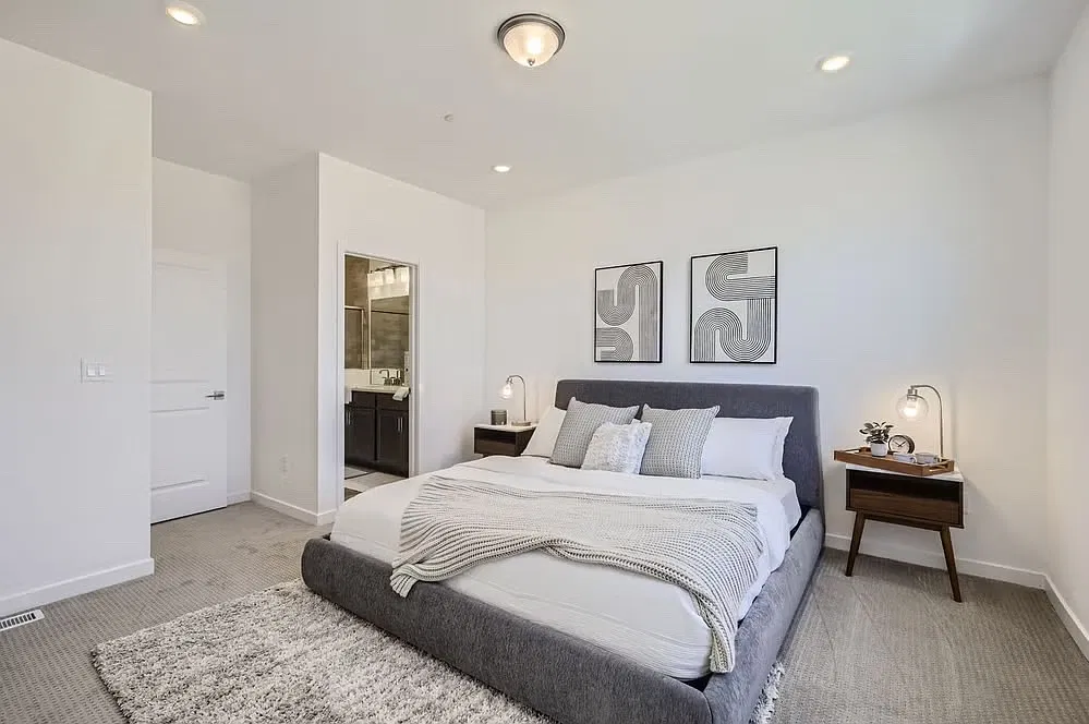 3 bed, 2.5 bath, 1375 sqft, $1,400 — Photo 2