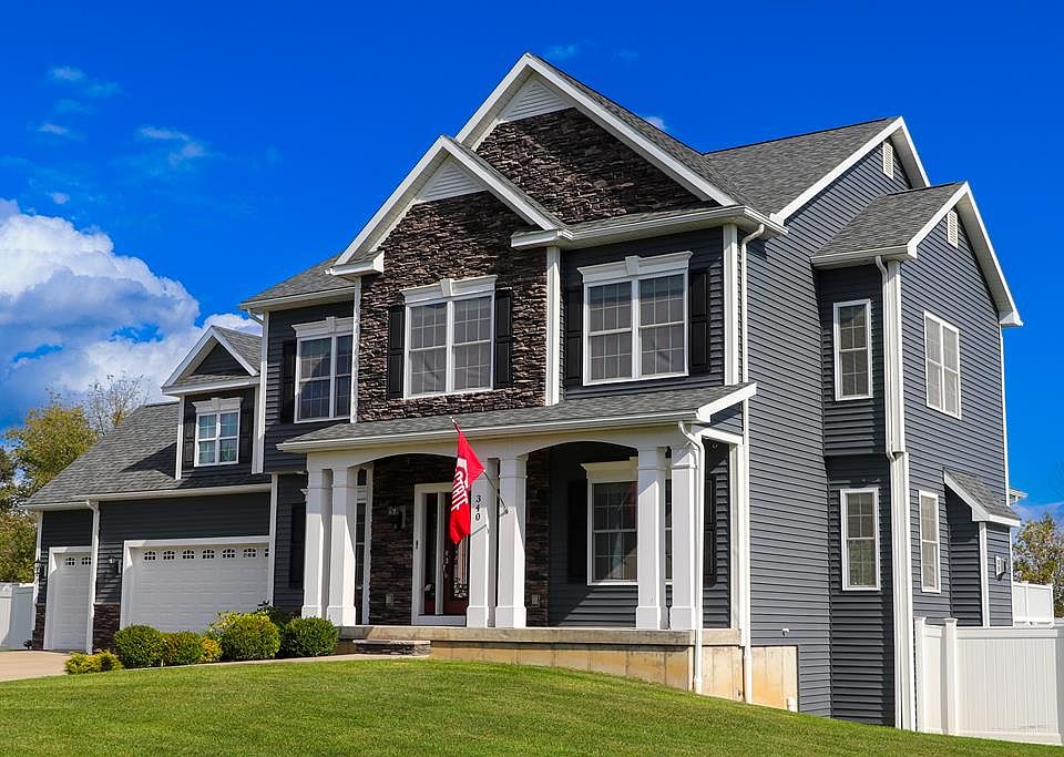 1st image of 340 Wexford Ln