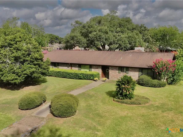 604 Berwick St, Victoria, TX 77904