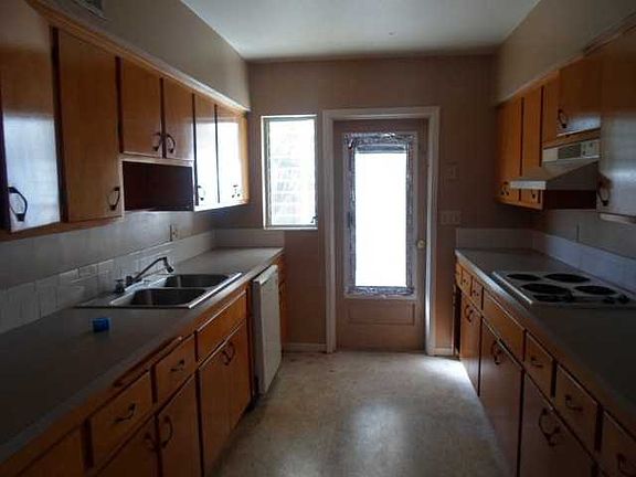 3rd image of 205 Terry St