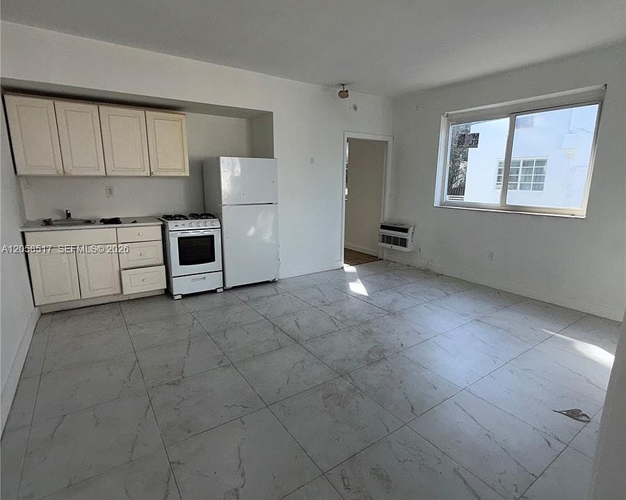 1st image of 1026 Euclid Ave APT 10