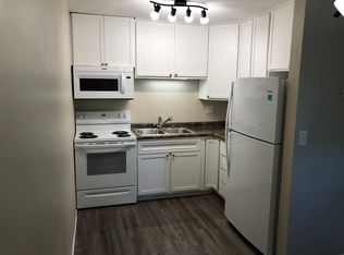 305 W Cruger Ave #4, Eureka, IL