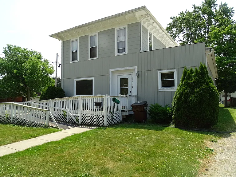 805 College Ave #1 — Photo 1