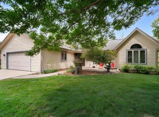 W170N10308 Larkspur Ln, Germantown, WI 53022