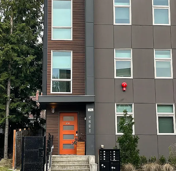 5234 15th Ave NE #102 — Photo 1