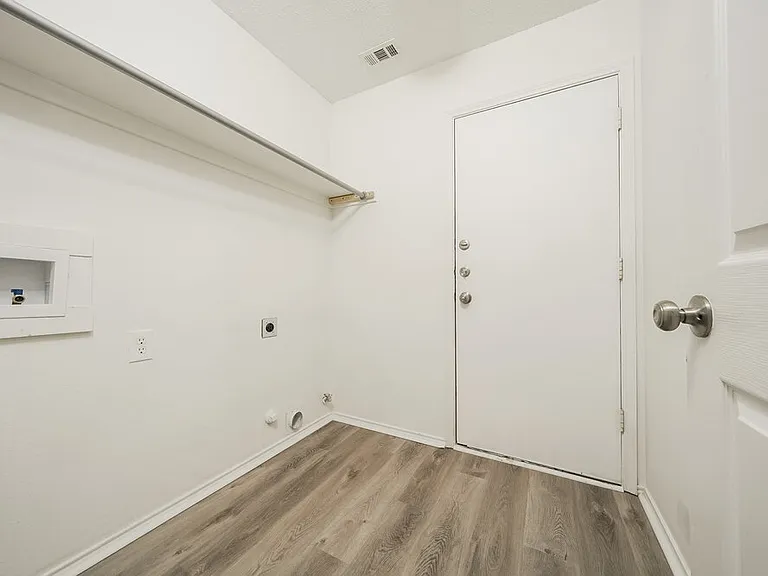 1705 Green Terrace Dr — Photo 17