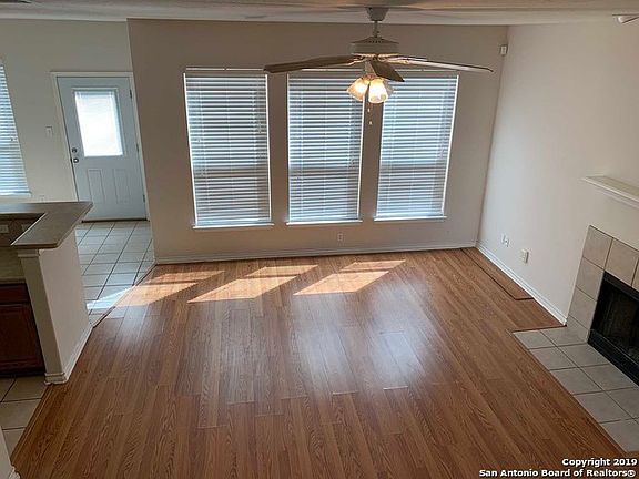 2nd image of 1116 Pinnacle Fls