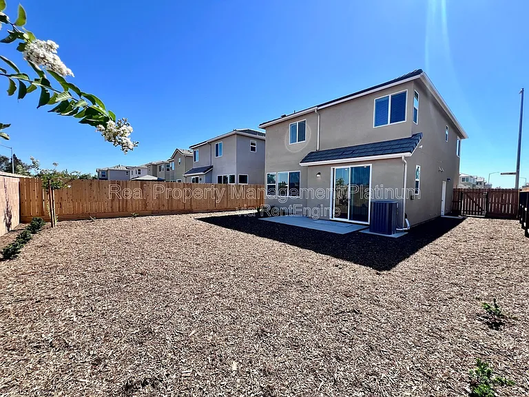 2059 N Wagon Ln — Photo 7