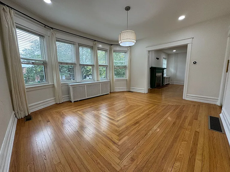 2201 W Gordon St — Photo 14