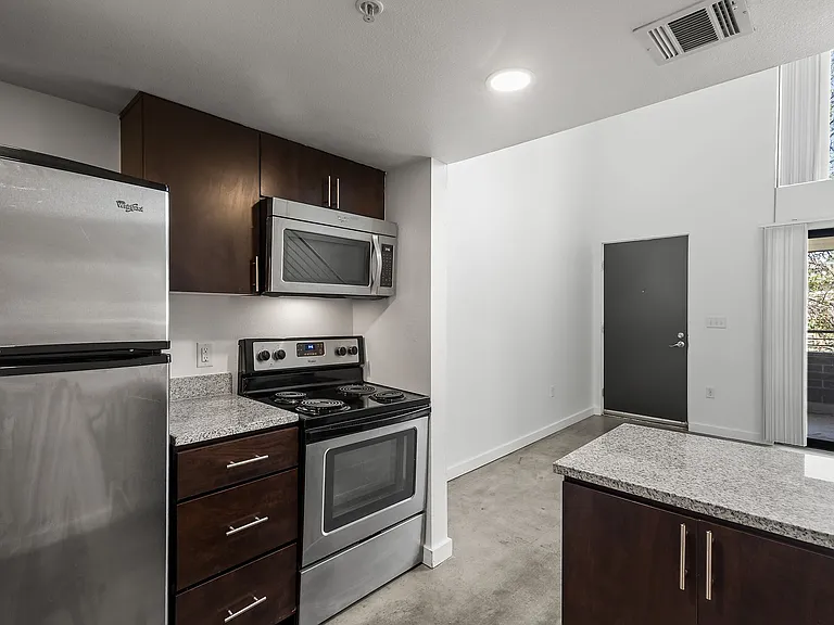 Emerson Lofts — Photo 33