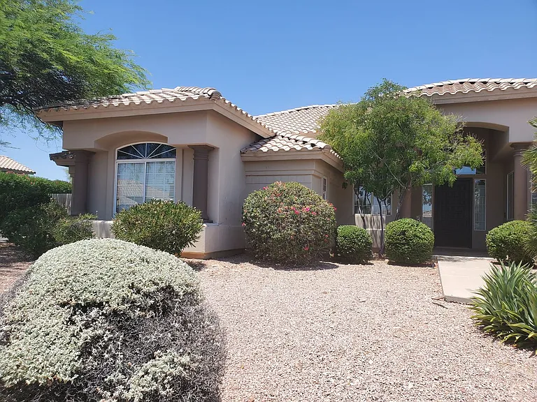 12210 E Desert Cove Ave — Photo 2