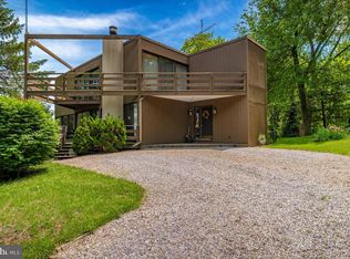 19611 Longmeadow Rd, Hagerstown, MD 21742