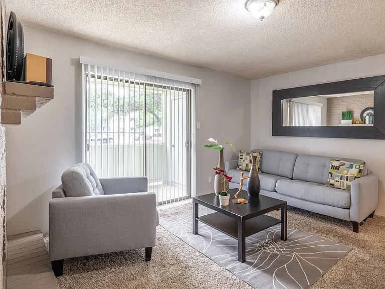Palisades Park Apartments — Photo 24