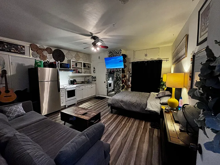 2247 Brant St #7 — Photo 38