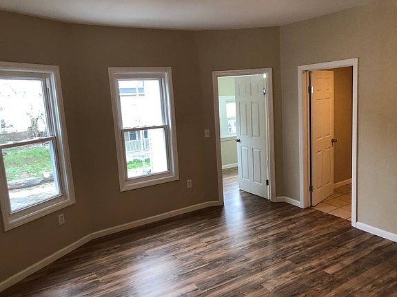 4th image of 12 N 18th St #2