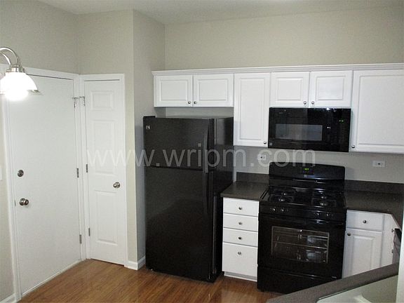 5th image of 3094 Autumn Lake Dr