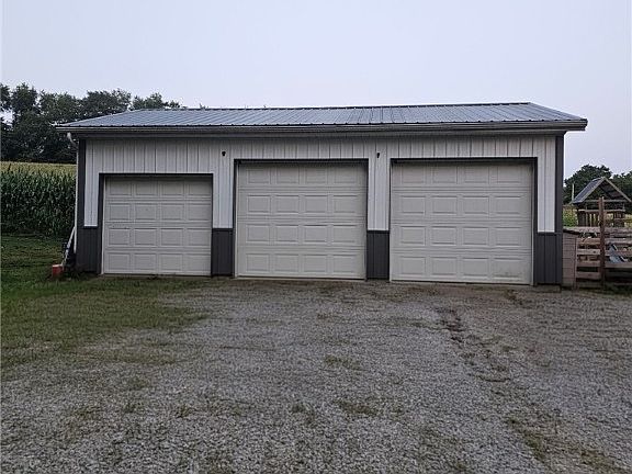 4th image of 928 Township Road 2704