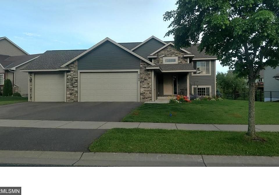 1st image of 2740 Meadows Dr