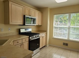 194 Potomac Dr, Basking Ridge, NJ 07920