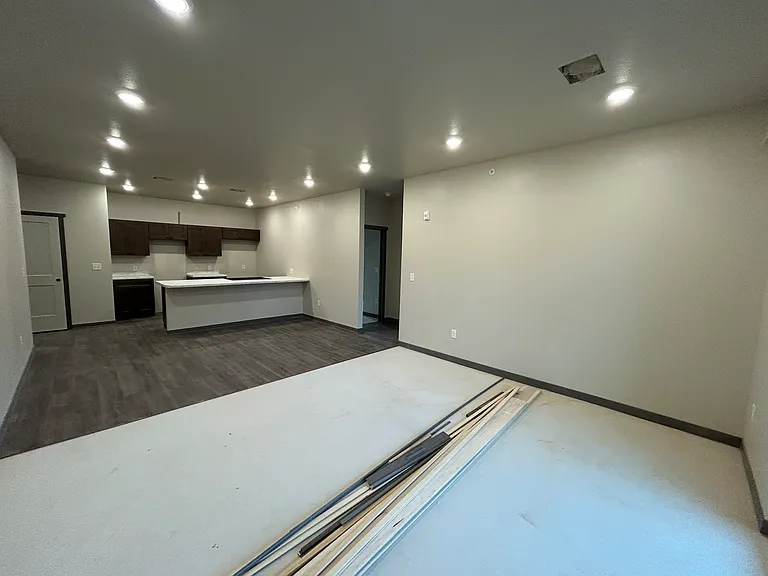 6950 Hickman Rd #302A — Photo 6