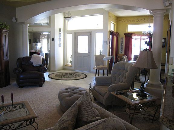 Entry has marble floor insert