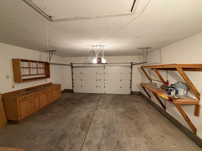 828 Bond Pl — Photo 18