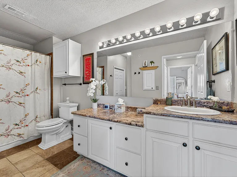 2080 Shamrock Dr — Photo 13