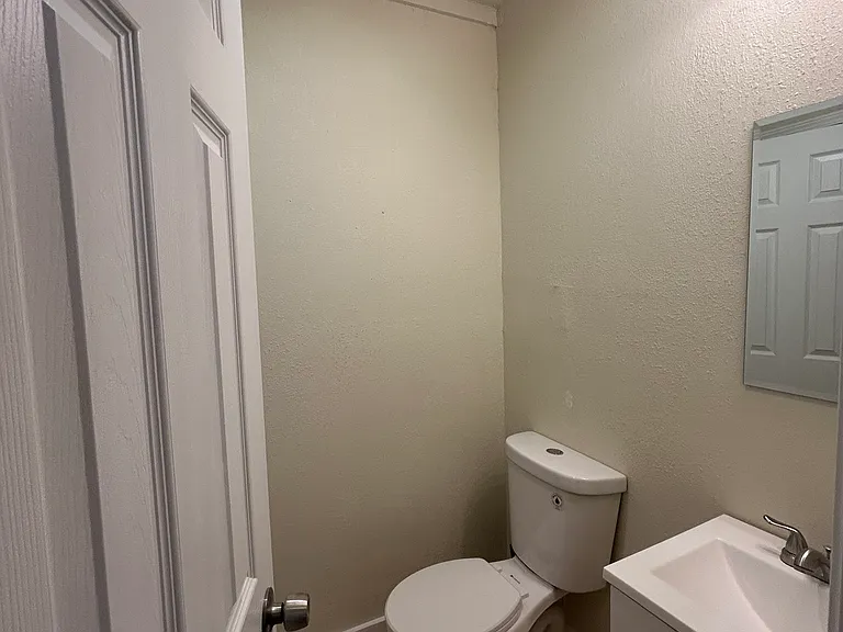 7262 Montgomery Dr — Photo 19