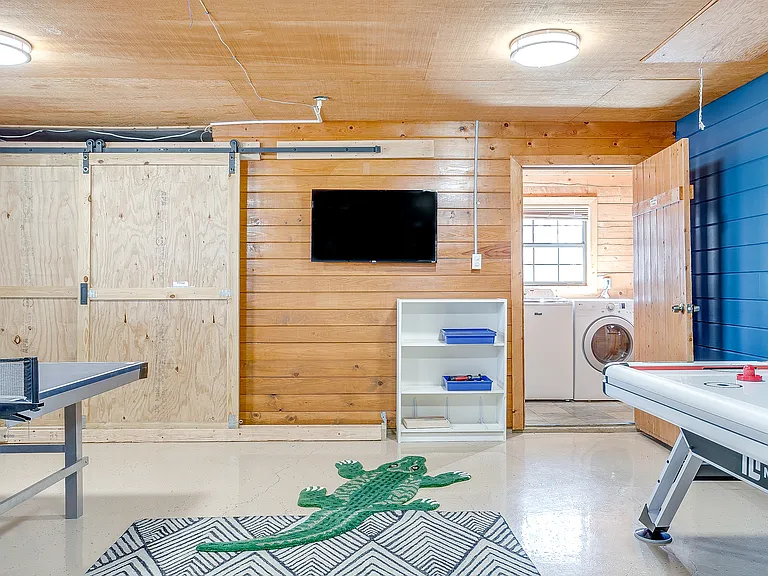 502 Western Hills Trl — Photo 13