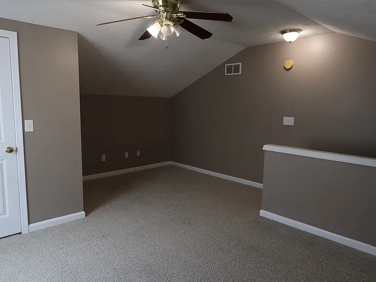305 Brookside Pl — Photo 36