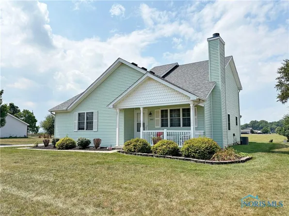 1042 Anna Ln, Bowling Green, OH 43402
