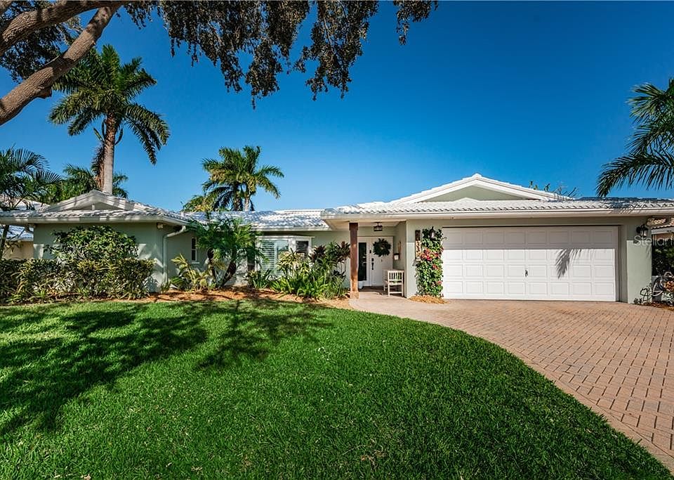 1st image of 2033 Tanglewood Dr NE