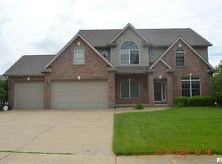 1218 Wheatfield Dr, Morton, IL