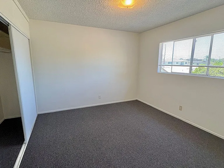 11715 Ramona Ave — Photo 6