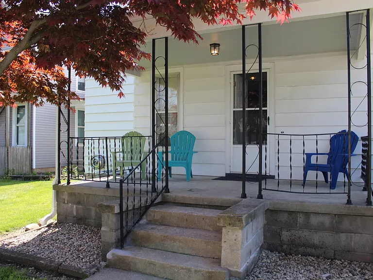 120 Garfield Ave — Photo 3