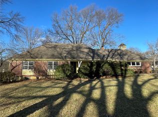 9836 Overbrook Rd, Leawood, KS 66206