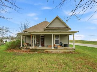 502 SW Clinton St, Oak Grove, MO 64075