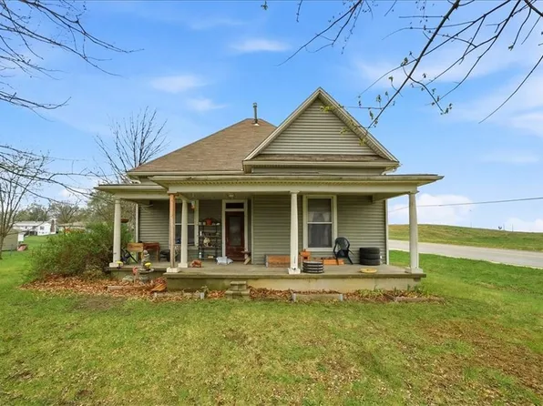 502 SW Clinton St, Oak Grove, MO 64075