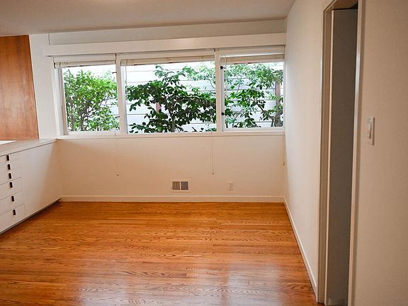 4th image of 2060 Vallejo St APT 1