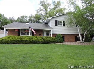 2009 Creighton Rd, Springfield, IL 62703