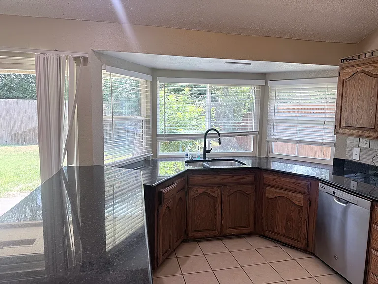 2104 Sunrise Trl — Photo 11